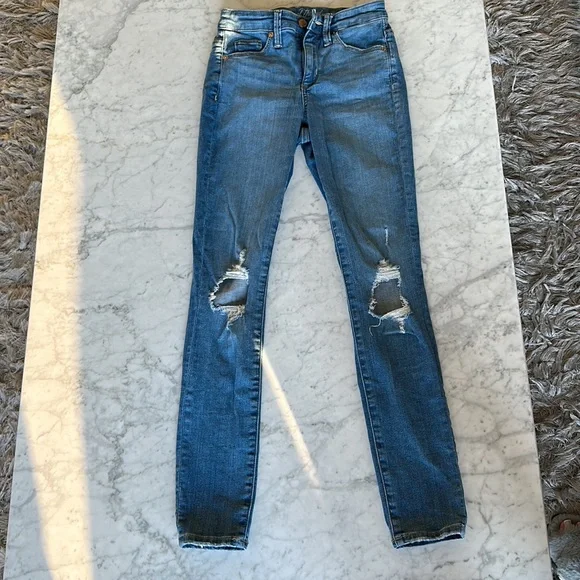 Universal Thread High Rise Jeans - Picture 4 of 6